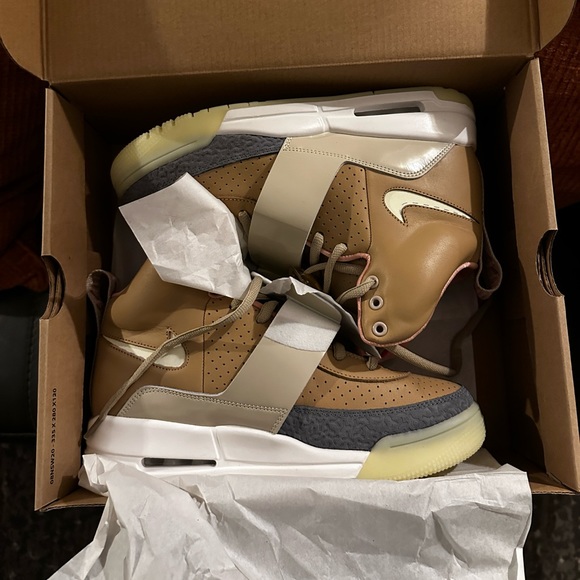nike air yeezy tan